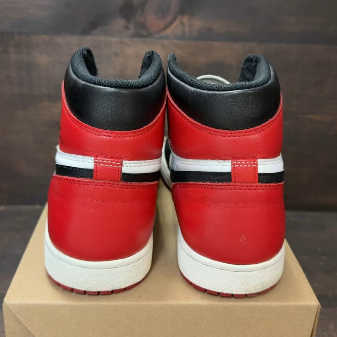 Used - Air Jordan 1 Retro Black Toe (2016) - US M 11 - detail 4