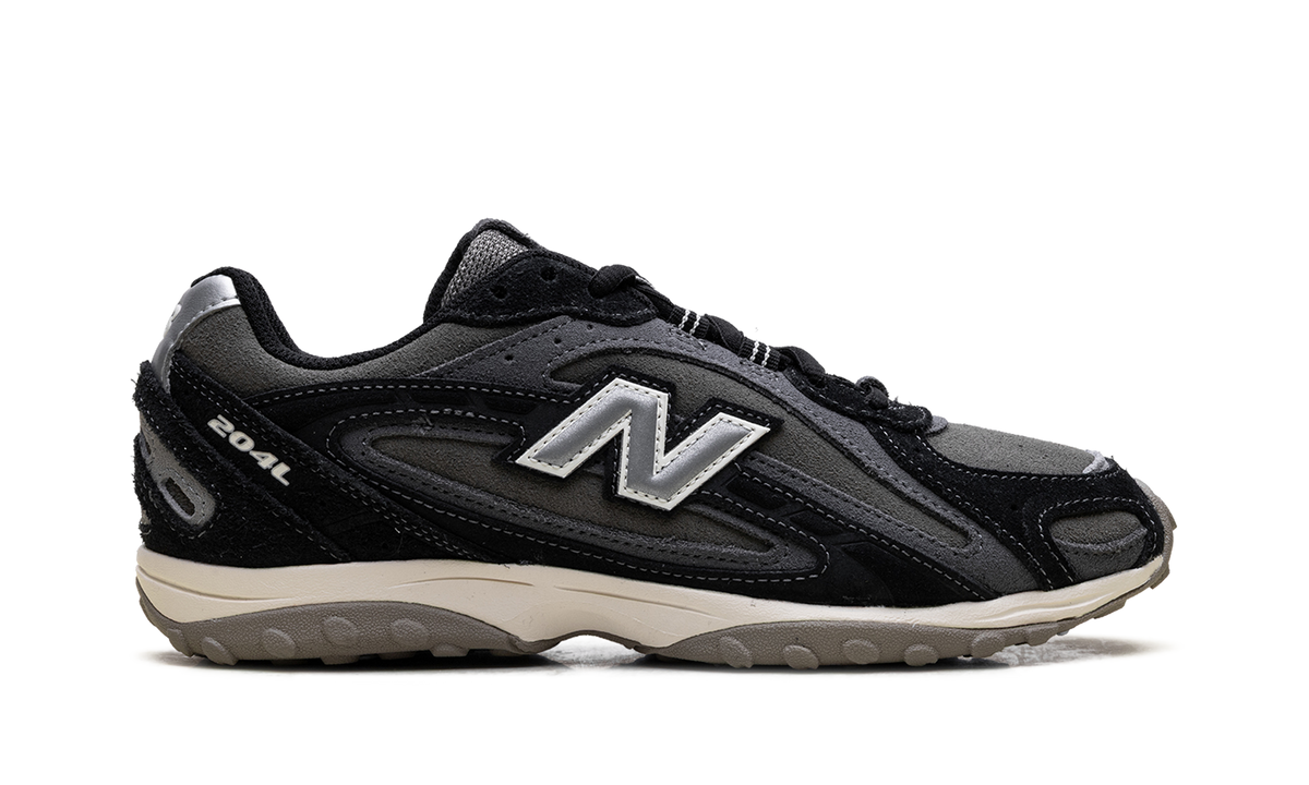New Balance 204L "Black Magnet" Sneakers