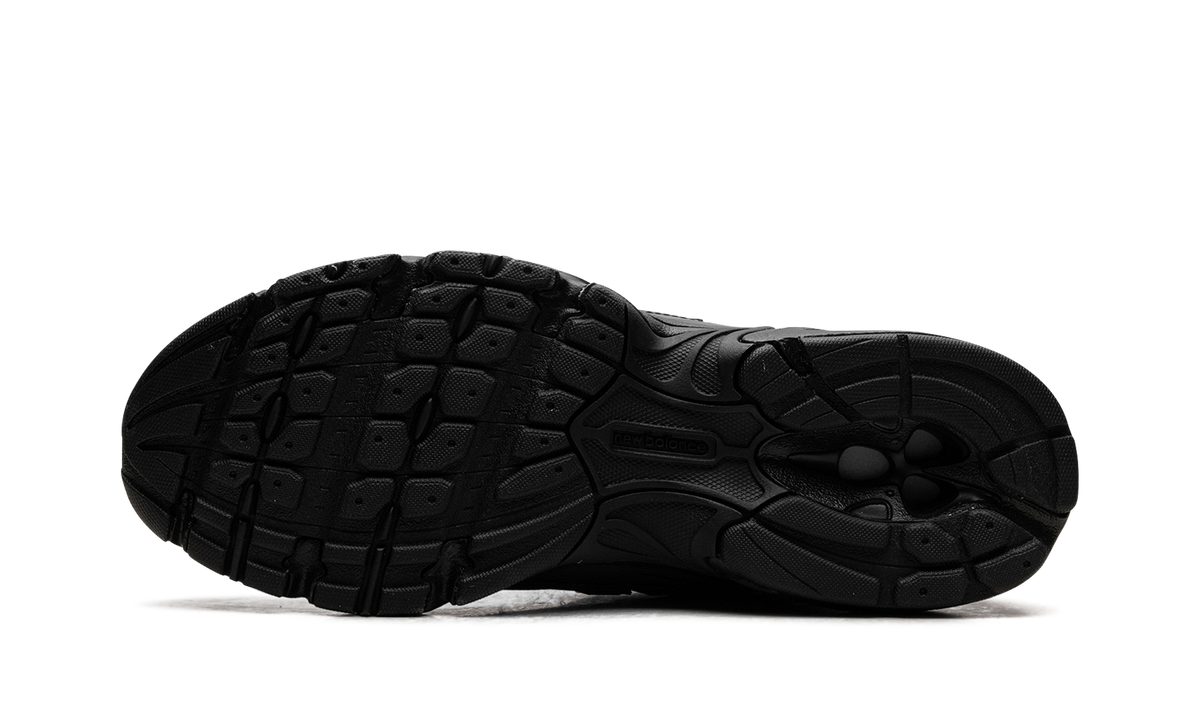 New Balance 740 "Triple Black" Sneakers